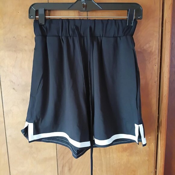Black & White 2 Piece Lounge Set Women Size S Athletic Shorts Matching Set - Picture 5 of 6